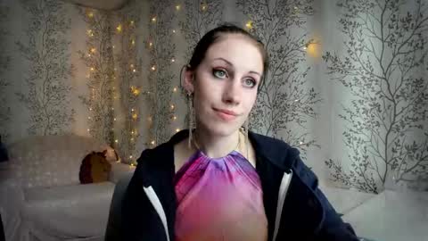 Mary Lou online show from September 2025 09:22:02 AM