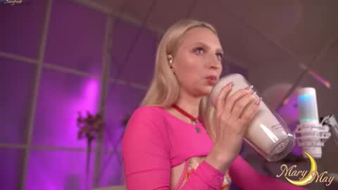 Snapshot of marylunamay chatting on September 2025 04:25:02 AM Mary online show from September 2025 04:25:02 AM