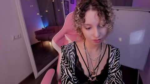 Snapshot of marywohlberg chatting on December 2025 05:24:02 AM Mary online show from December 2025 05:24:02 AM