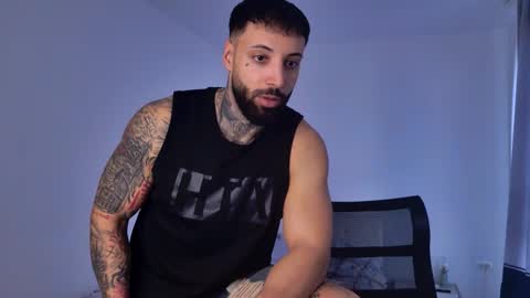 masculineguy69 online show from December 2025 11:04:02 AM
