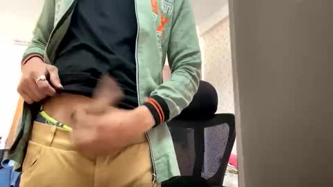 maskboyz2003 online show from November 2025 04:13:02 AM