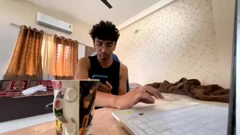 maskboyz2003 online show from November 2025 03:19:02 AM