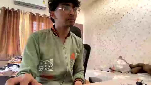 maskboyz2003 online show from December 2025 05:44:02 AM