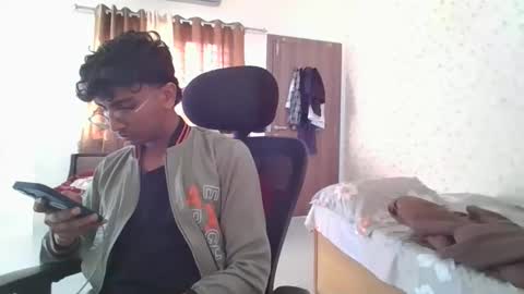 Mask Boy online show from December 2025 03:25:01 AM