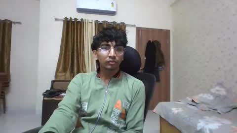 Mask Boy online show from December 2025 05:40:02 PM