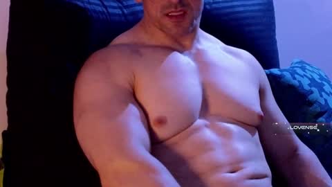 masked_bodybuilder online show from February 2025 04:32:02 PM