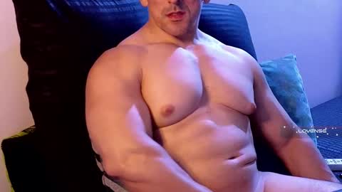 masked_bodybuilder online show from February 2025 02:51:01 AM
