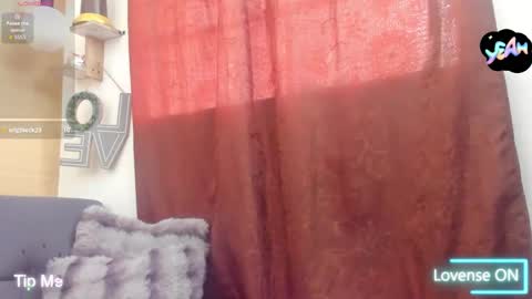 Snapshot of maskedgirl01 chatting on December 2025 07:53:02 PM Scarlet online show from December 2025 07:53:02 PM