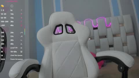 Scarlet  online show from December 2025 07:00:01 PM