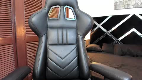 Scarlet  online show from April 2026 07:29:01 PM