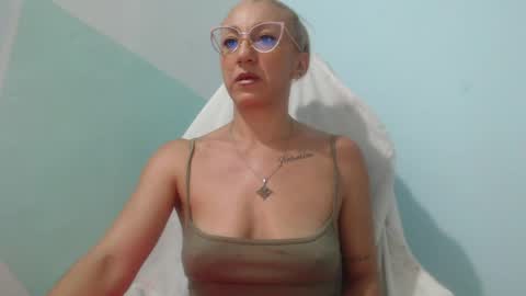 massiel ferreti online show from April 2026 11:21:02 PM