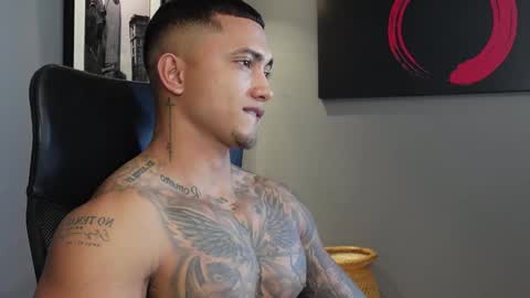 Snapshot of massimo_rizzo_ chatting on November 2025 06:52:01 PM Massimo online show from November 2025 06:52:01 PM