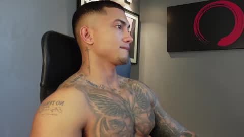 Snapshot of massimo_rizzo_ chatting on December 2025 05:51:01 PM Massimo online show from December 2025 05:51:01 PM