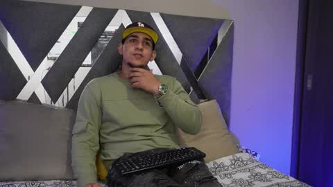 Snapshot of massimo_vidal chatting on October 2025 01:50:01 AM massimo_vidal online show from October 2025 01:50:01 AM