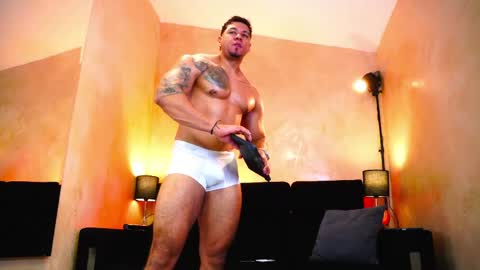 massimowalton2 online show from April 2026 04:44:01 PM