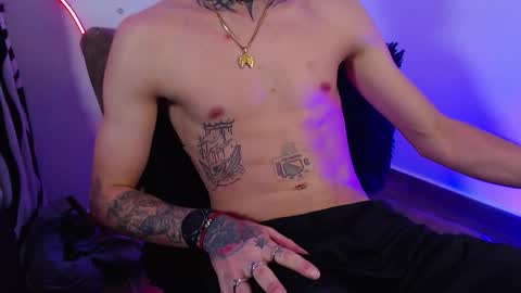 Snapshot of master_lucian chatting on October 2025 04:10:01 AM Master lucian online show from October 2025 04:10:01 AM