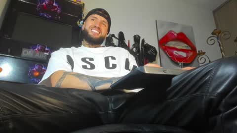 steven  online show from December 2024 11:21:01 PM