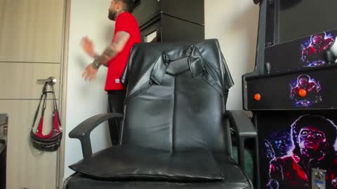 steven  online show from March 2025 07:49:02 PM