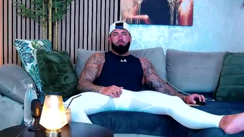 Snapshot of masterkingofmuscle chatting on May 2026 07:05:01 AM masterkingofmuscle online show from May 2026 07:05:01 AM