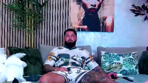 Snapshot of masterkingofmuscle chatting on June 2026 08:01:01 AM masterkingofmuscle online show from June 2026 08:01:01 AM