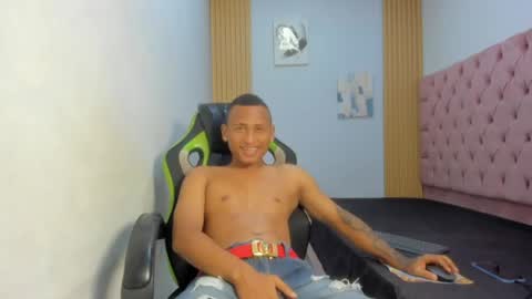 Snapshot of mastermorenohot23 chatting on May 2026 04:06:02 AM mastermorenohot23 online show from May 2026 04:06:02 AM