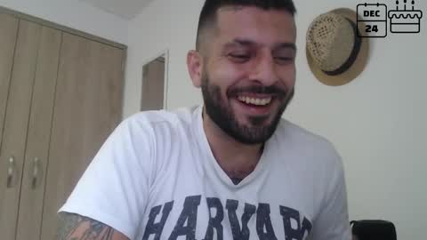 Snapshot of masterofinfatuation chatting on December 2024 10:40:02 PM   online show from December 2024 10:40:02 PM