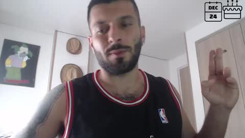 Snapshot of masterofinfatuation chatting on December 2024 09:40:02 PM   online show from December 2024 09:40:02 PM