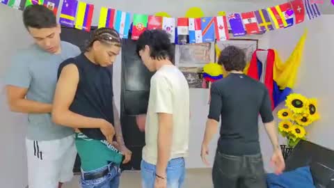 Snapshot of masters_sexx chatting on July 2026 11:17:02 AM Team Cris Darwin- Fernando- Stiven- David online show from July 2026 11:17:02 AM
