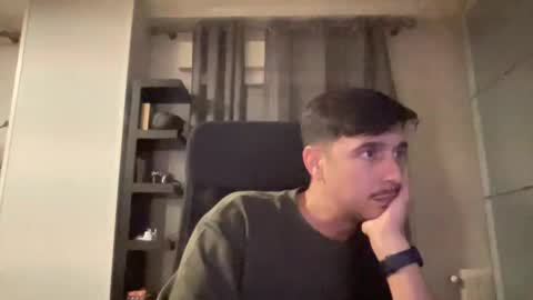 Snapshot of matahavi chatting on November 2025 09:28:01 PM Aaron online show from November 2025 09:28:01 PM