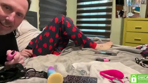 Snapshot of matchingtracksuits chatting on March 2025 04:57:02 PM Jer and Kel online show from March 2025 04:57:02 PM