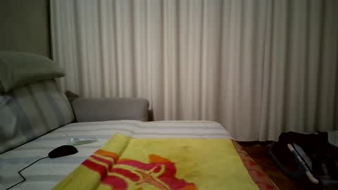 Snapshot of mateo_blu chatting on February 2025 06:45:01 PM Mateo Blu online show from February 2025 06:45:01 PM