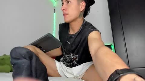 mateo_escobar online show from December 2025 06:03:01 PM