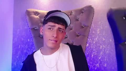 mateo mitchell online show from October 2025 04:57:01 AM