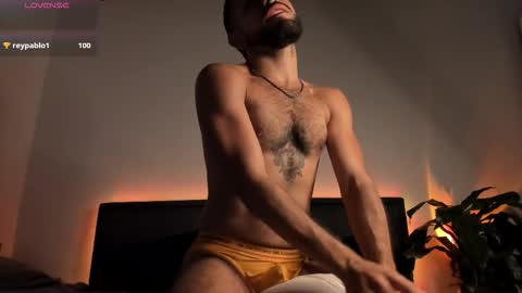 Snapshot of mateobaer_ chatting on January 2026 03:34:02 AM Mateo Baer online show from January 2026 03:34:02 AM