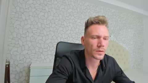 Snapshot of mateobenjamin chatting on December 2024 05:06:02 PM MateoBenjamin online show from December 2024 05:06:02 PM