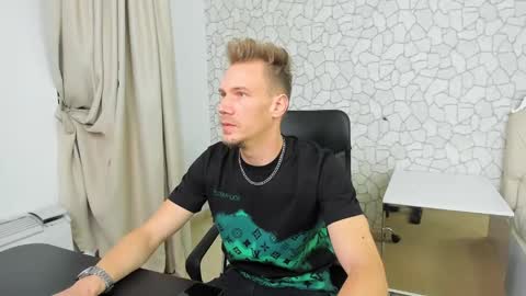 Snapshot of mateobenjamin chatting on January 2025 07:44:02 PM MateoBenjamin online show from January 2025 07:44:02 PM