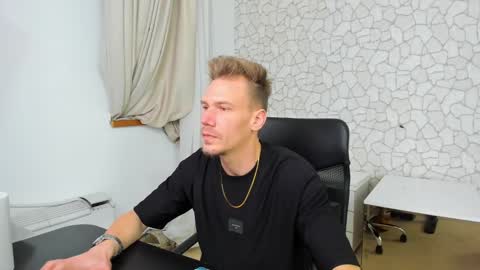 Snapshot of mateobenjamin chatting on January 2025 07:45:02 PM MateoBenjamin online show from January 2025 07:45:02 PM