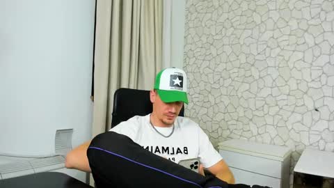 Snapshot of mateobenjamin chatting on January 2025 08:31:02 PM MateoBenjamin online show from January 2025 08:31:02 PM