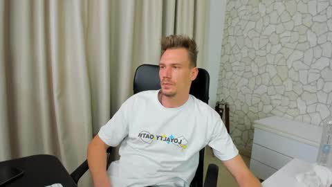 Snapshot of mateobenjamin chatting on January 2025 12:25:01 AM MateoBenjamin online show from January 2025 12:25:01 AM