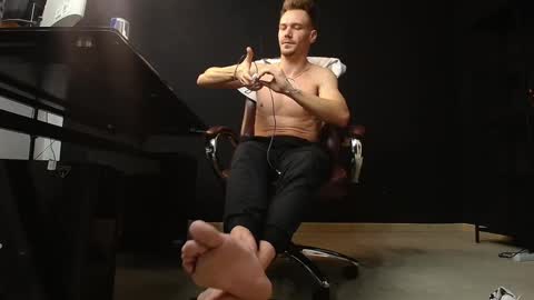 Snapshot of mateobenjamin chatting on January 2025 04:08:01 PM MateoBenjamin online show from January 2025 04:08:01 PM