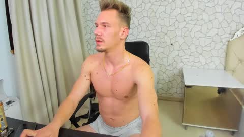 Snapshot of mateobenjamin chatting on January 2025 09:50:01 PM MateoBenjamin online show from January 2025 09:50:01 PM