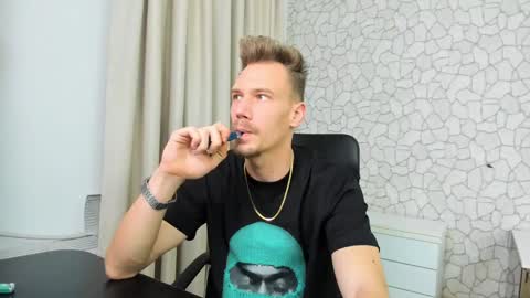 Snapshot of mateobenjamin chatting on January 2025 07:20:01 PM MateoBenjamin online show from January 2025 07:20:01 PM