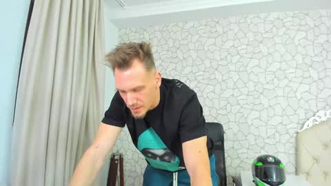 Snapshot of mateobenjamin chatting on February 2025 10:55:01 PM MateoBenjamin online show from February 2025 10:55:01 PM