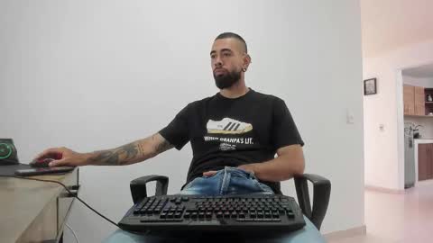 Snapshot of matheusbeard2 chatting on November 2025 05:15:02 PM Matheus online show from November 2025 05:15:02 PM