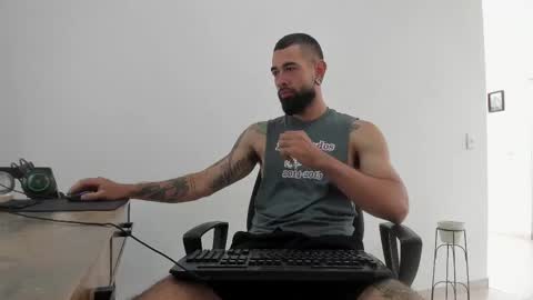 Snapshot of matheusbeard2 chatting on December 2025 04:03:01 PM Matheus online show from December 2025 04:03:01 PM