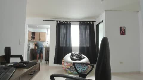 Matheus     online show from February 2026 06:48:01 PM