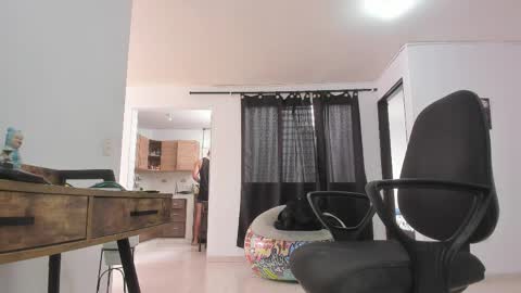 Matheus     online show from April 2026 07:58:01 PM