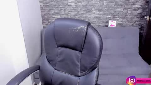 Mathew Independent model online show from September 2025 06:08:02 PM