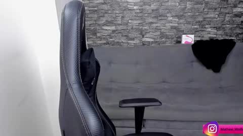 Mathew Independent model online show from October 2025 06:41:02 PM