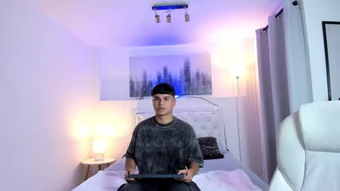 Snapshot of mathewadams chatting on March 2025 09:15:02 PM Mathew online show from March 2025 09:15:02 PM